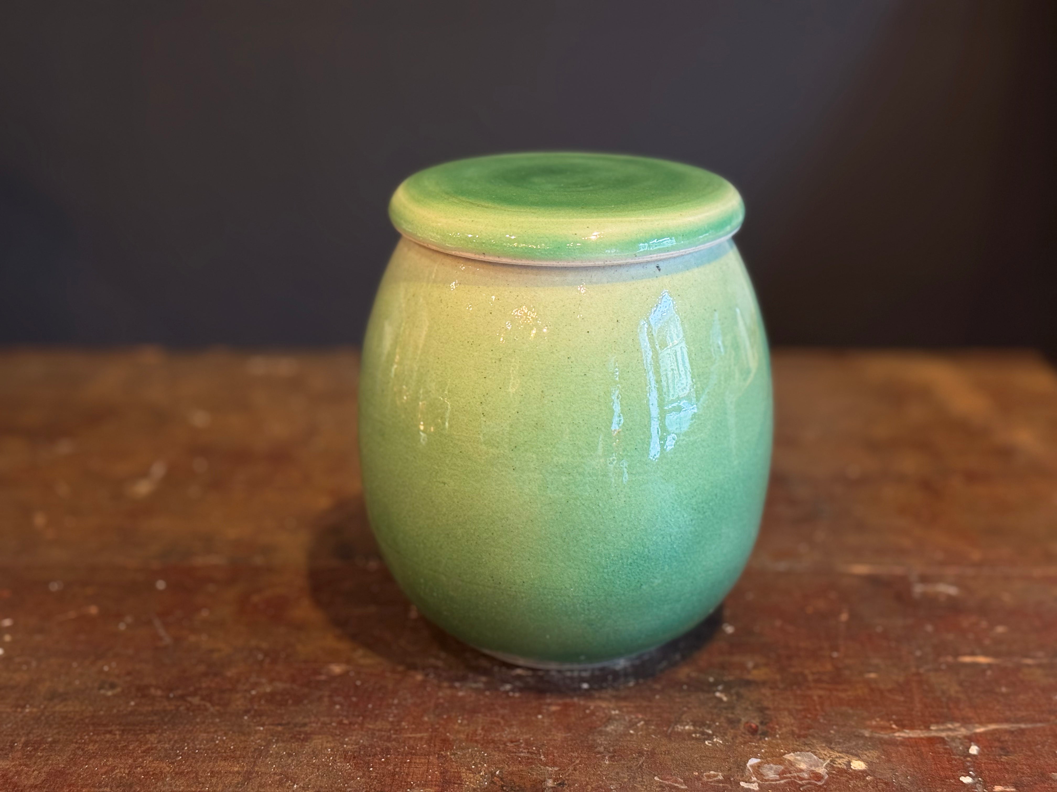 Urn Glossy Green Tall